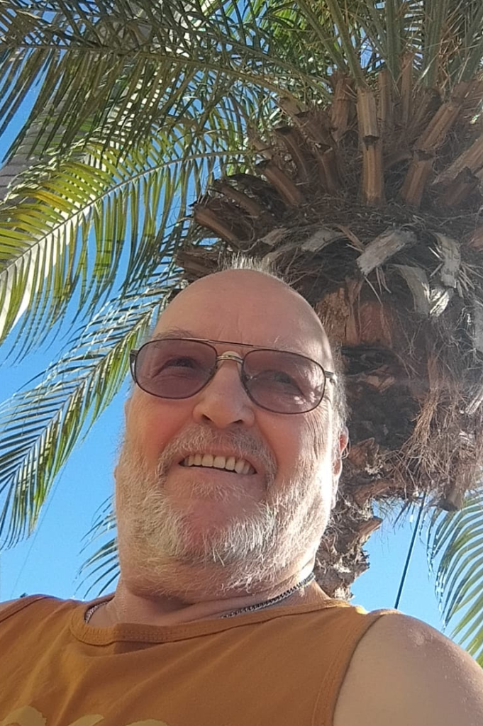 Der Autor unter Palmen